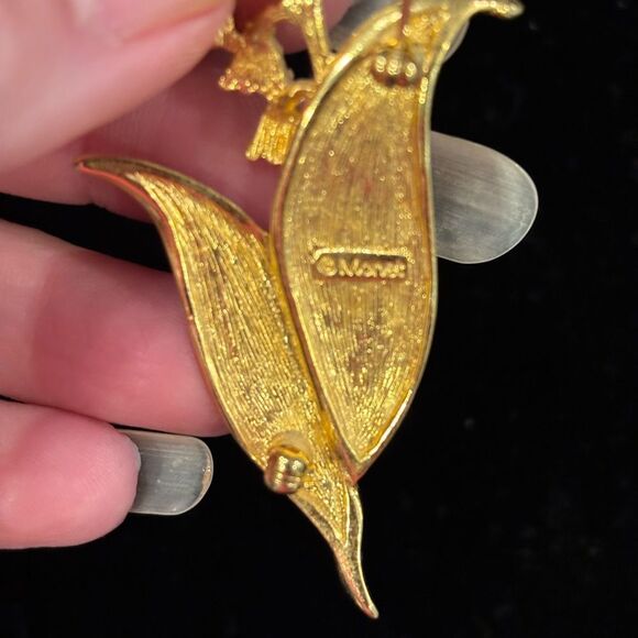 VTG Monet Lily of The Valley Gold and White Brooch with Art Nouveau Design Rare - Picture 2 of 3